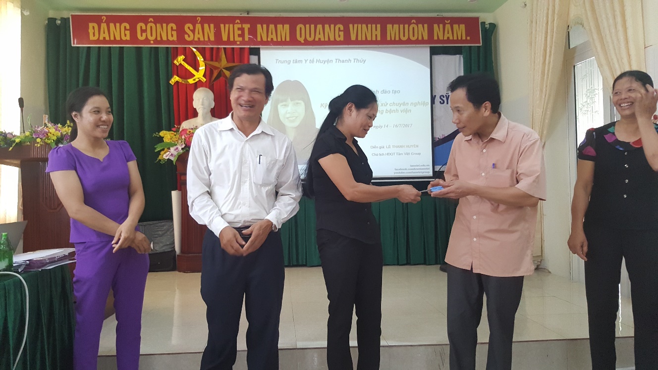 Kỹ năng giao tiếp và ứng xử  chuyên nghiệp trong môi trường bệnh viện_ Trung tâm y tế - Thanh Thủy  Phú Thọ.