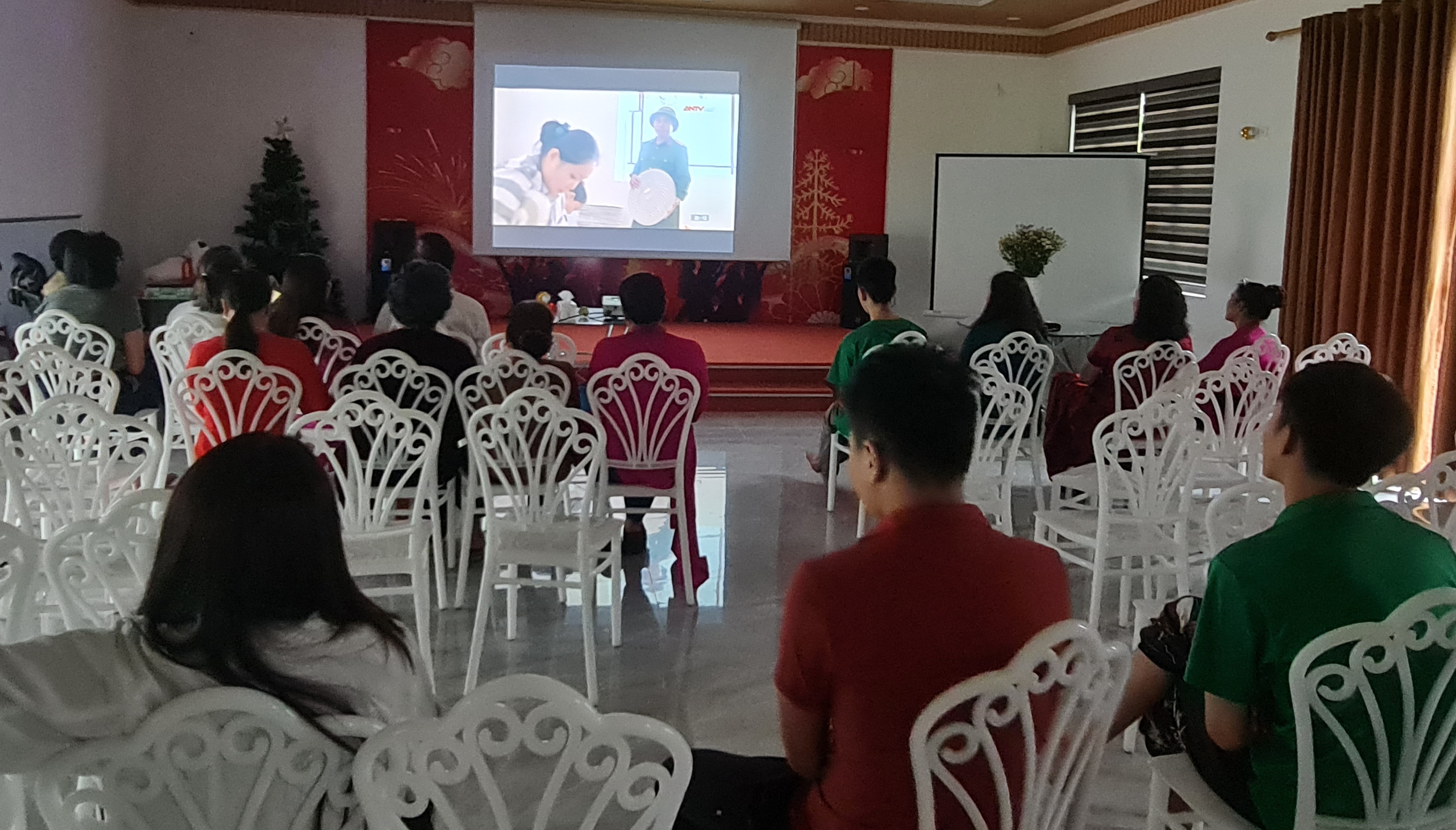 Bộ Phim Về Đa Kỷ Lục Gia Thế Giới Guinness Khắc Hưng Tại Chupa Retreat, Ba V&igrave;, HN