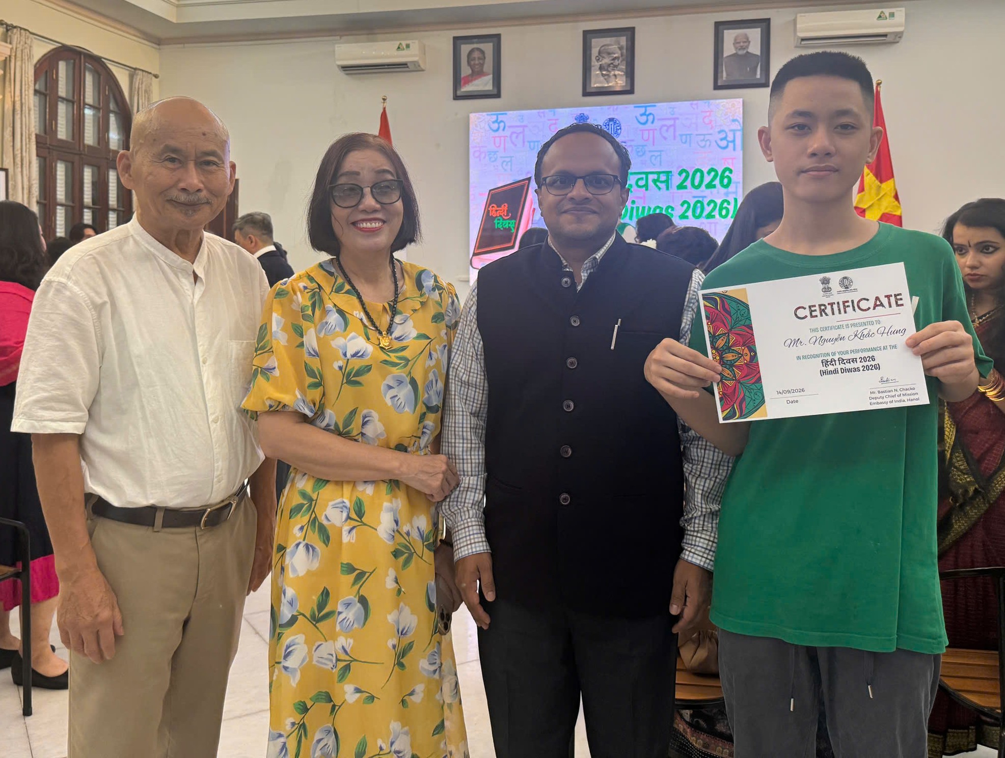🇻🇳🤝🇮🇳 T&Acirc;M VIỆT GIAO LƯU, BIỂU DIỄN TẠI NG&Agrave;Y TIẾNG HINDI