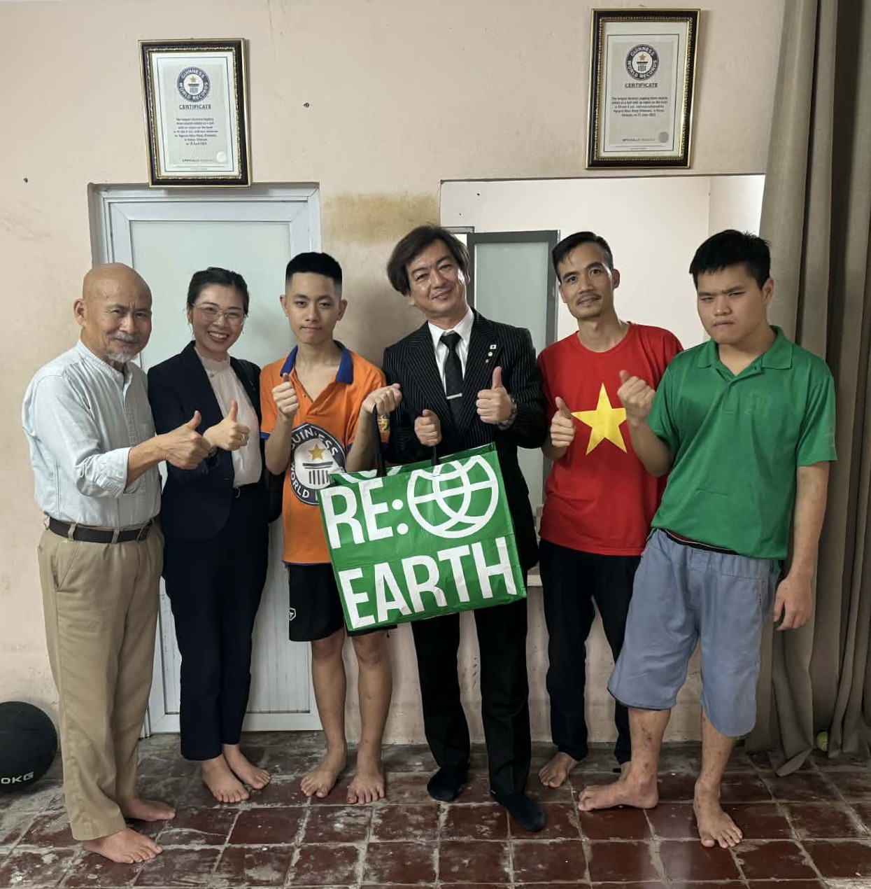 Ng&agrave;y Thế giới Nhận thức về Tự kỷ: Giải tho&aacute;t khỏi g&aacute;nh nặng - H&agrave;nh tr&igrave;nh chuyển h&oacute;a cho những hệ thần kinh đặc th&ugrave;