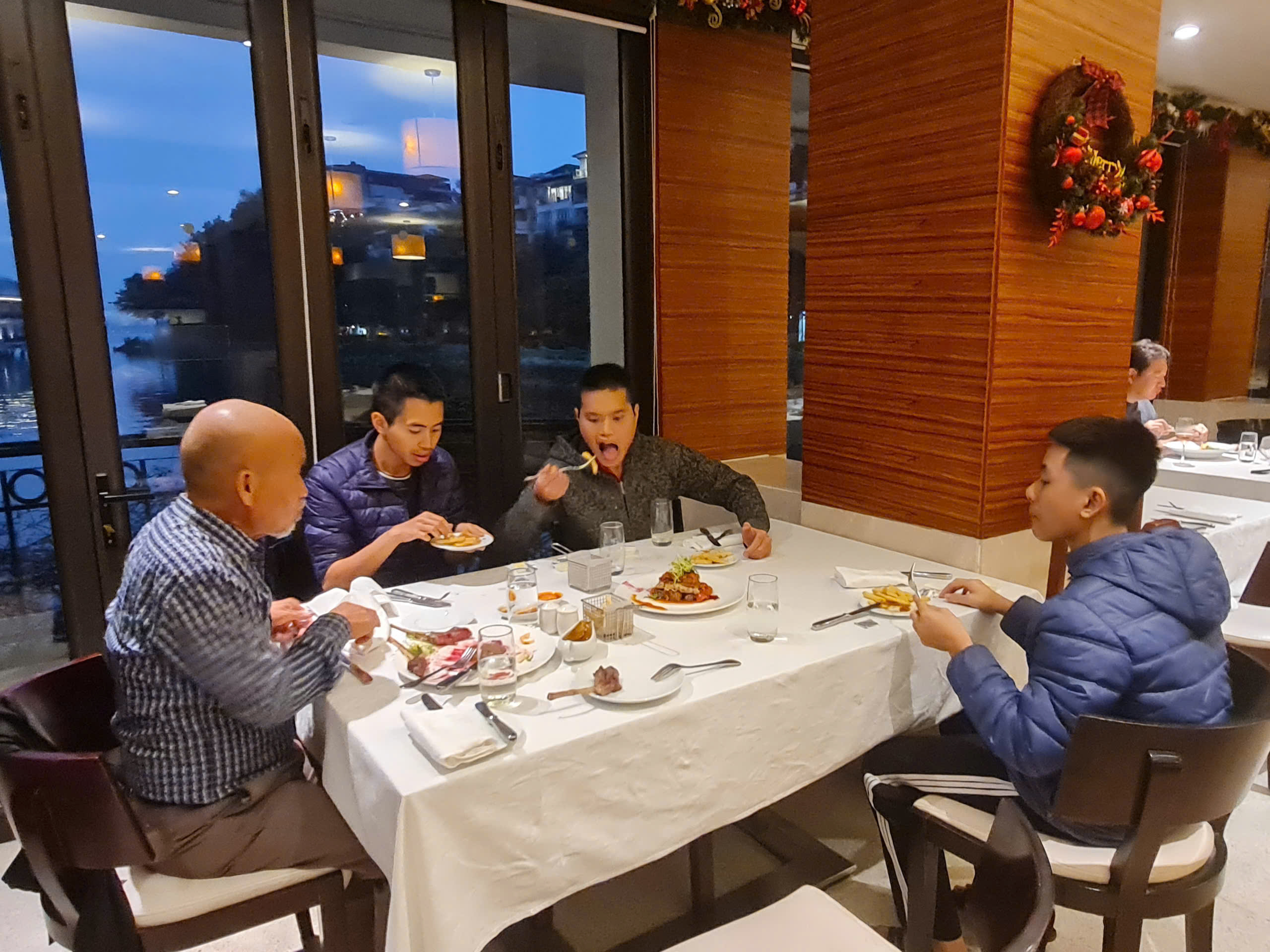 Tất Ni&ecirc;n 2025 của c&aacute;c VIPs tại Nh&agrave; h&agrave;ng 5* InterContinental