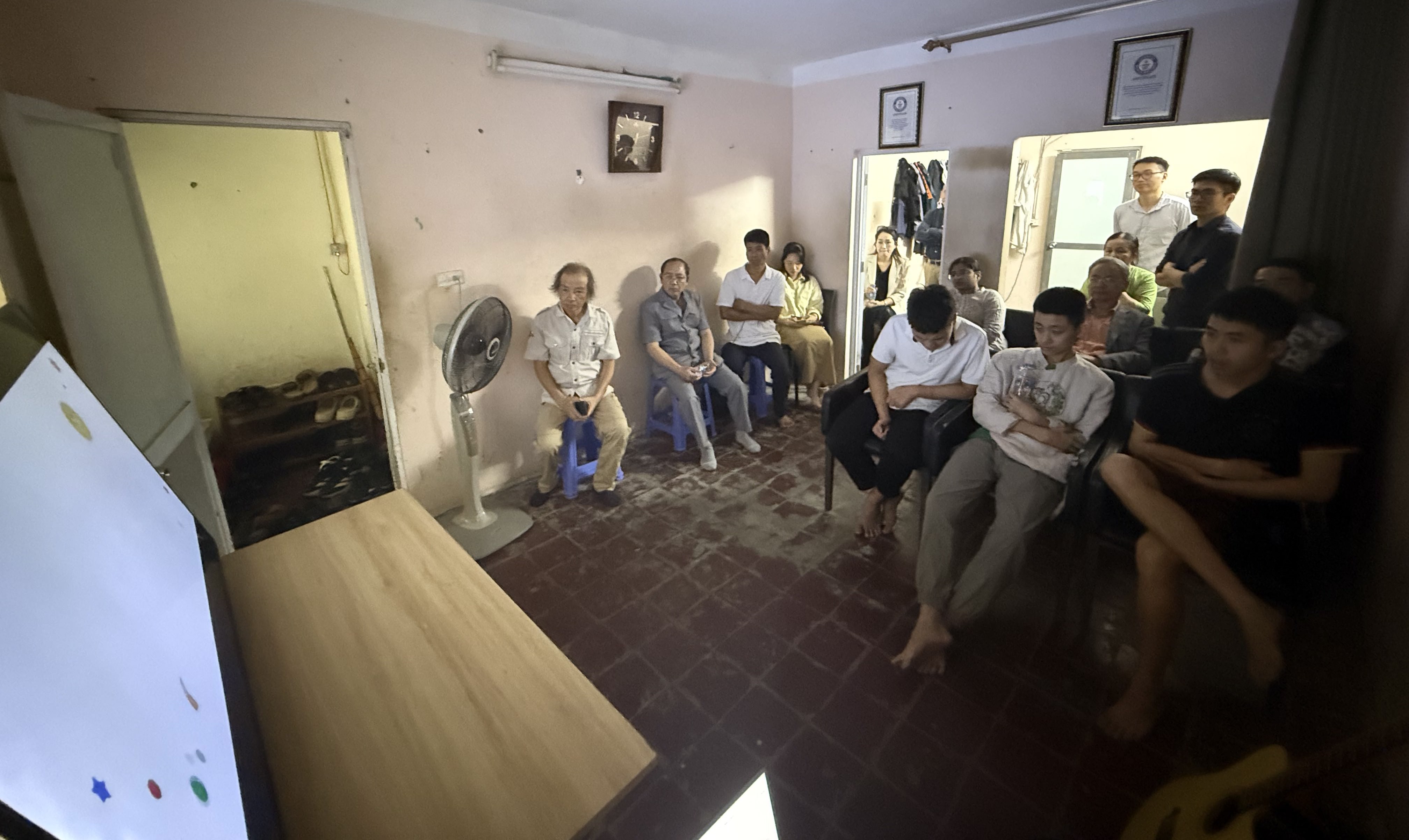 Buổi chiếu phim đặc biệt của ĐSQ Ấn Độ, nh&acirc;n th&aacute;ng thế giới nhận thức về tự kỷ tại T&acirc;m Việt